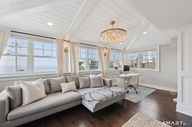 Building Photo - 19 Middle Beach Rd