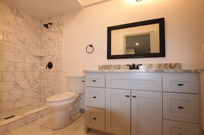 Building Photo - Coming Soon! Updated 3 Bed 2 Bath Rental! ...