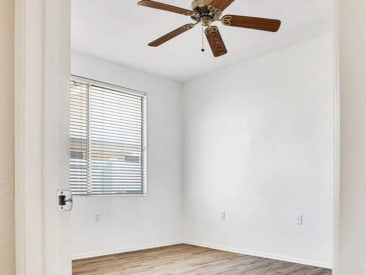 Building Photo - 26805 China Dr