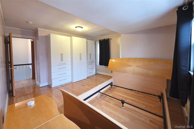 Building Photo - 18 Prospect St