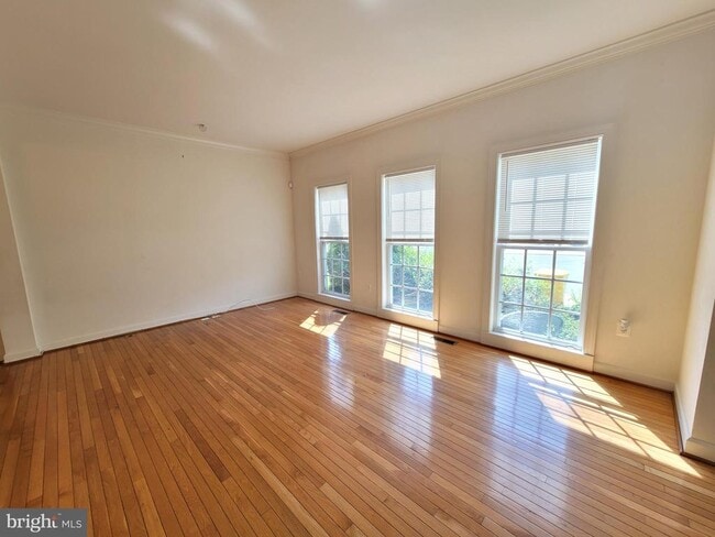 Building Photo - 1509 Rutland Way