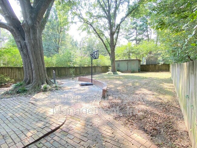 Building Photo - 451 S Reese St