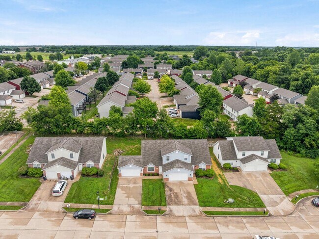 Building Photo - 5004-5006 Betty Jean Way