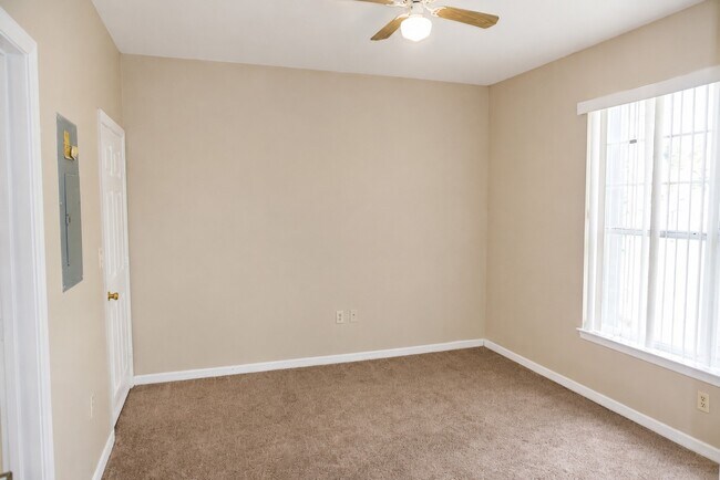 Building Photo - 3701 Castle Pines Ln
