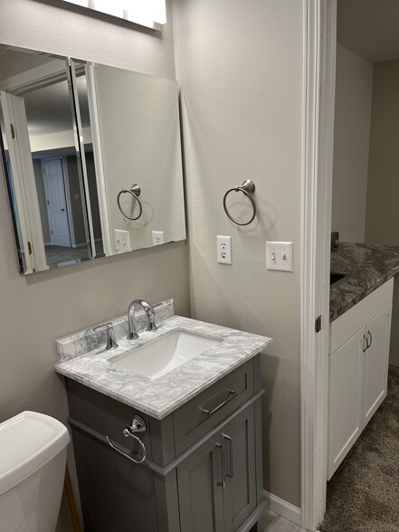 LL Bathroom - 984 22nd Ave