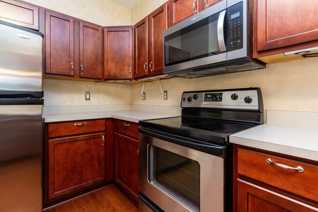 Building Photo - 3839 Norwich Dr