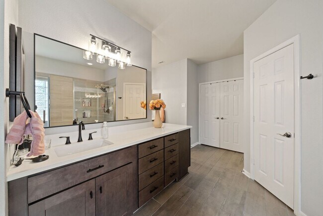 Building Photo - Stunning Home with Pool Now Available in t...