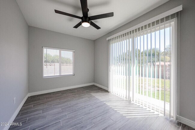 Building Photo - 11207 S Iroquois Dr