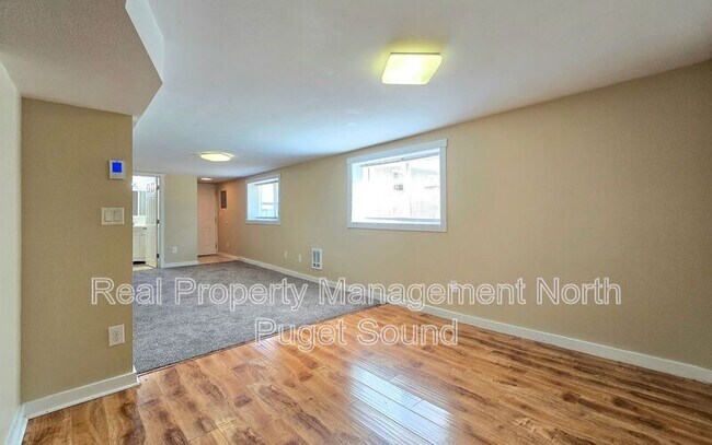Building Photo - 3225 Lombard Ave