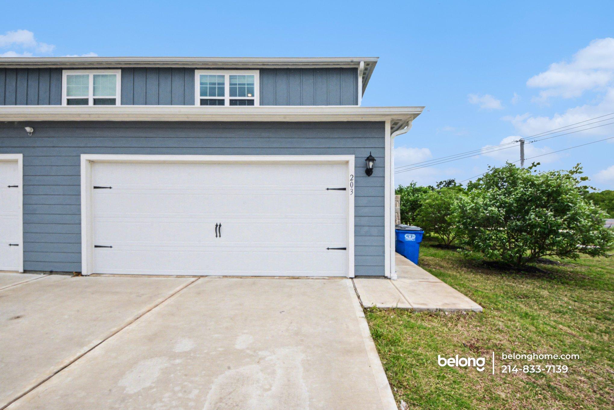 Building Photo - 203 Marsh Ln