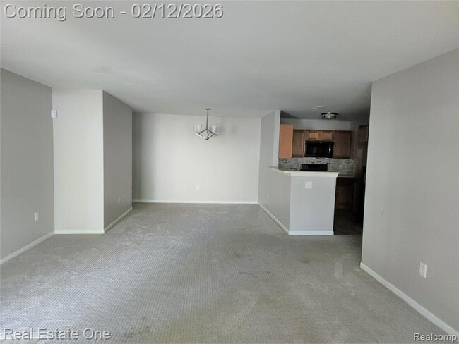 Building Photo - 3275 N Pointe Blvd