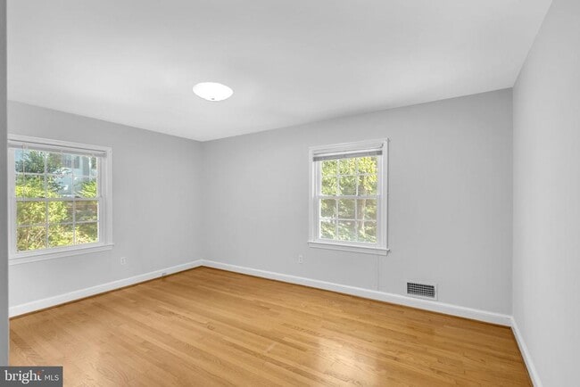 Building Photo - 3548 N Valley St