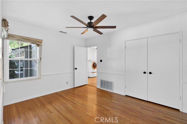 Building Photo - 5007 Canoga Ave