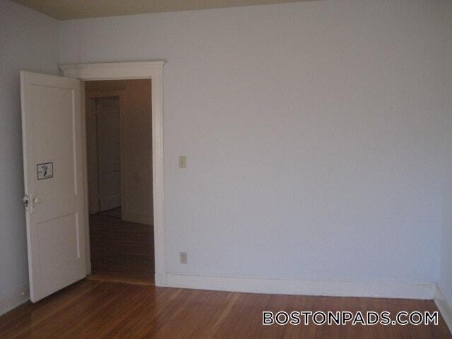 Building Photo - 137 Park Dr