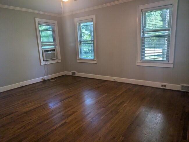 Building Photo - 2730 Blossom St