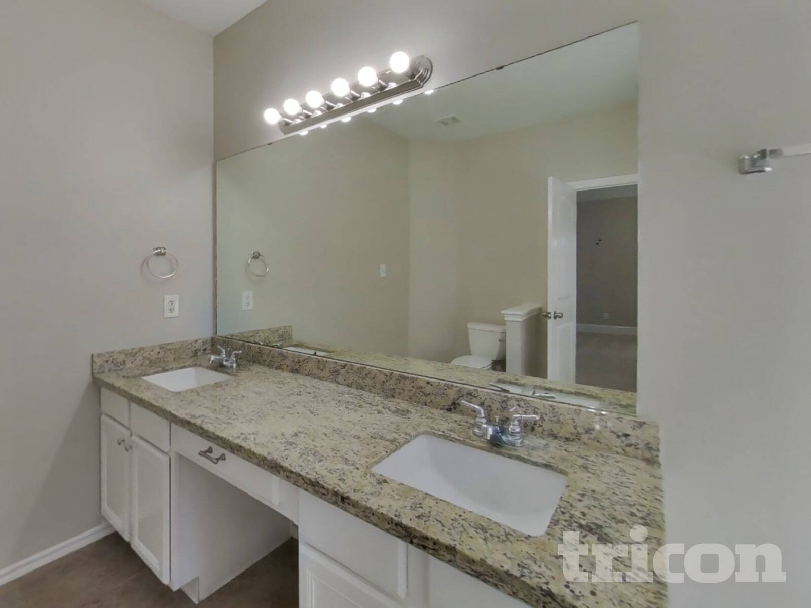 Building Photo - 21207 Woodland Green Dr