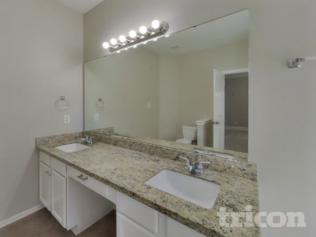 Building Photo - 21207 Woodland Green Dr