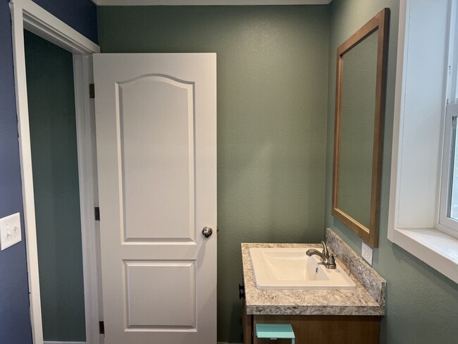 Building Photo - 1416 Huntley