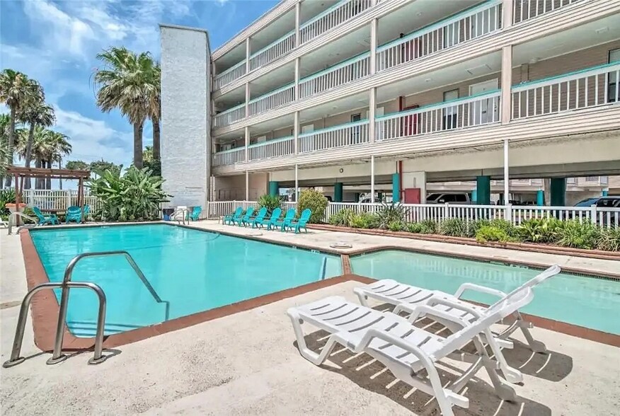 Building Photo - 3938 Surfside Blvd