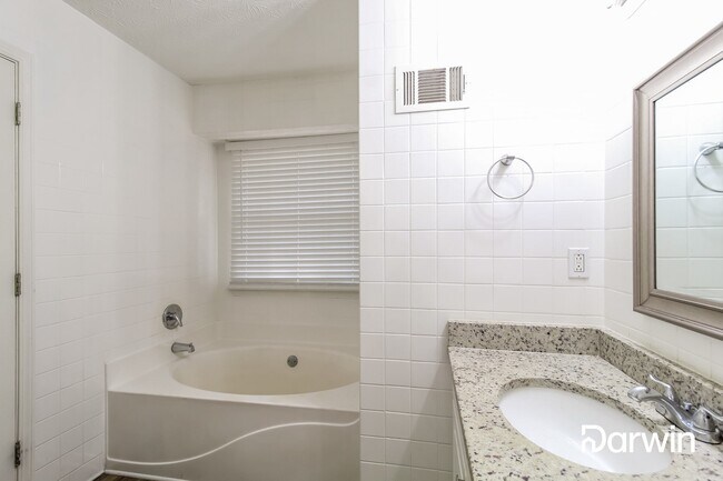 Building Photo - 4639 Rippling Brook Ct