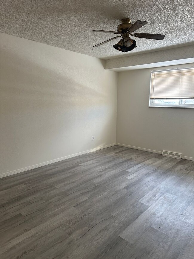 Building Photo - Bi-level duplex in Wheat Ridge