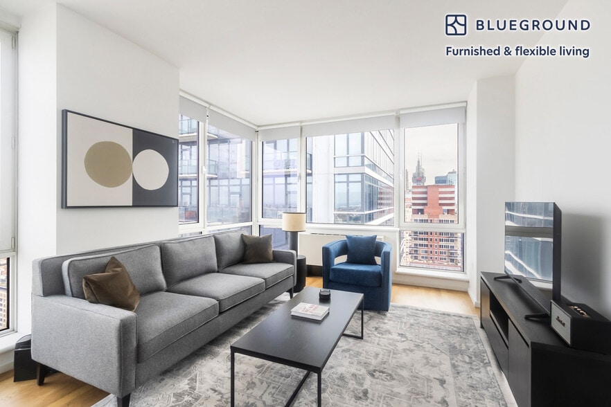 Primary Photo - 635 W 42nd St