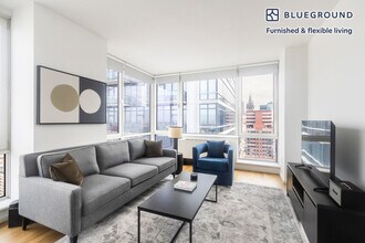 Building Photo - 635 W 42nd St