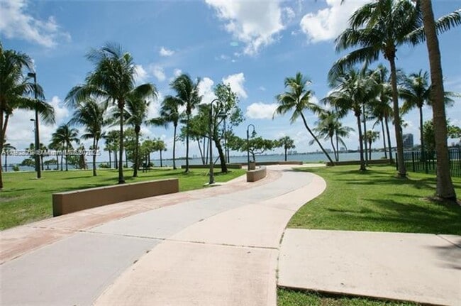 Building Photo - 488 NE 18th St