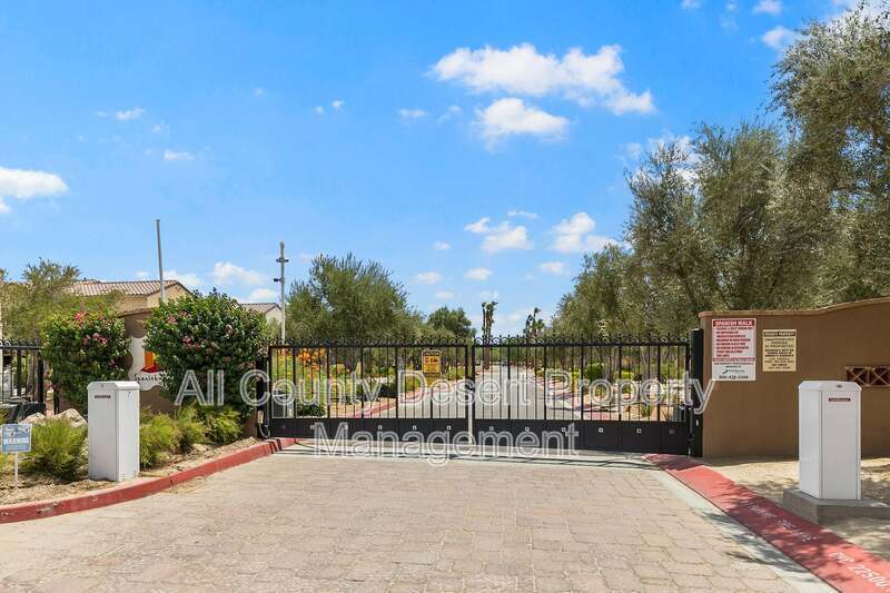Building Photo - 474 Via De La Paz