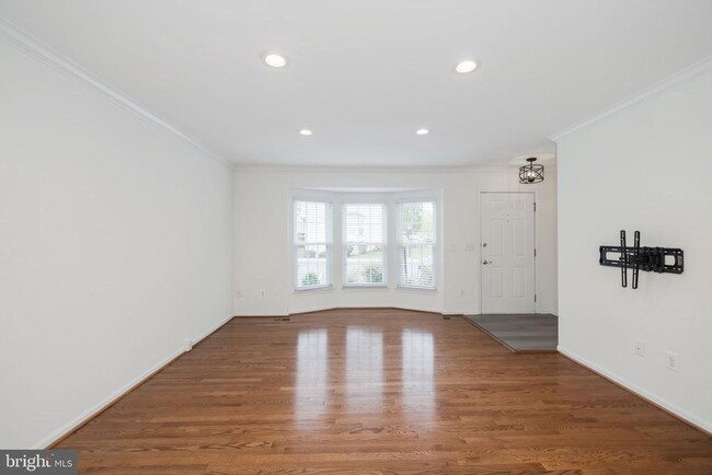 Building Photo - 5223 Dunstable Ln