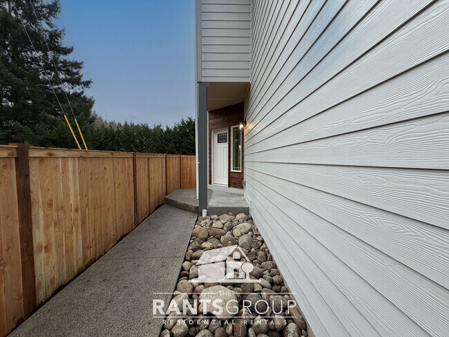 Building Photo - 416 - Leah's Landing