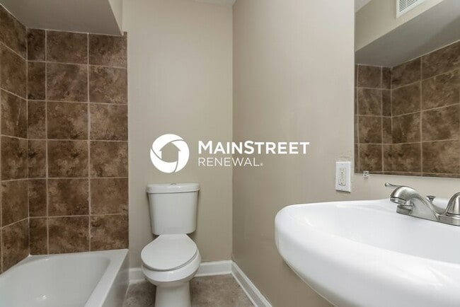 Building Photo - 3 Bedroom Pet-Friendly Home in Memphis, TN with Main Street Renewal