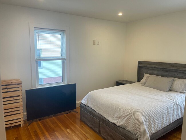 Building Photo - *157 Mauran Avenue