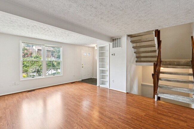 Building Photo - 7994 Tyson Oaks Cir