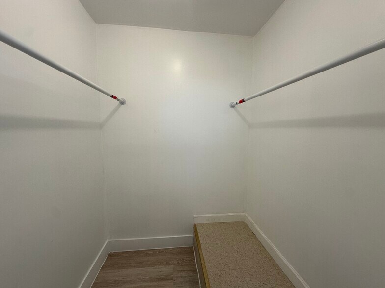 Building Photo - 10900 SW 104th St