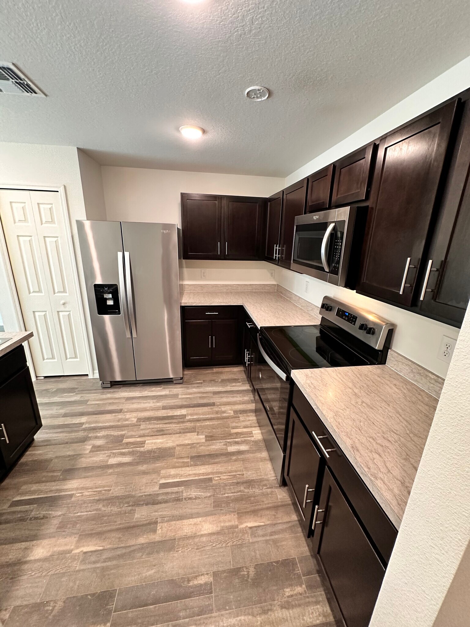 Building Photo - 108 Maple Dr