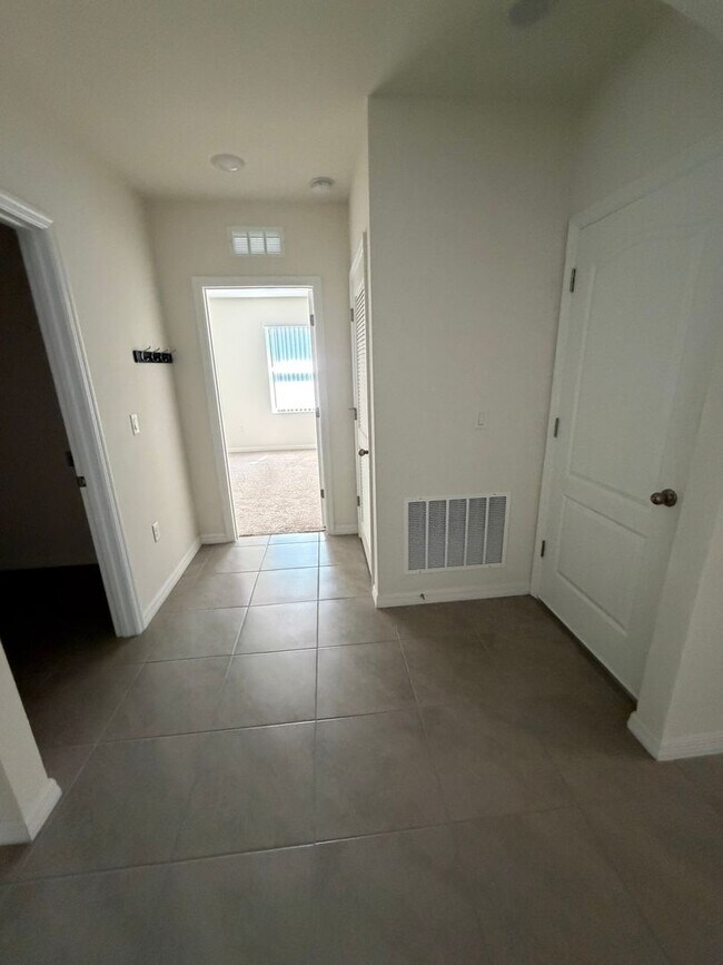 Building Photo - 801 Baylor Dr
