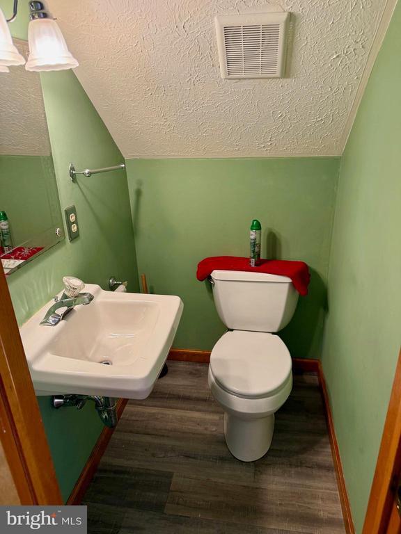 Building Photo - 1121 Progress Rd