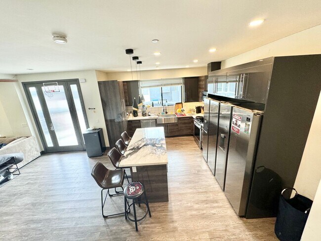 Building Photo - dun8385