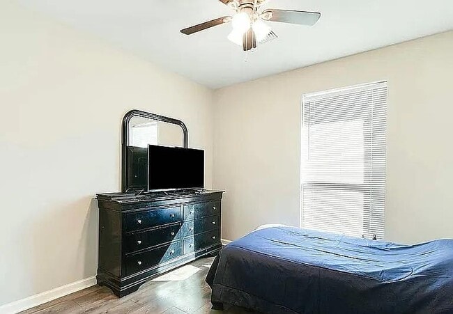 Building Photo - 111 Tyreek Dr