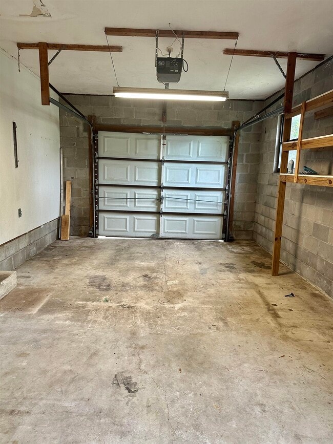 Building Photo - 120 Vassar Rd