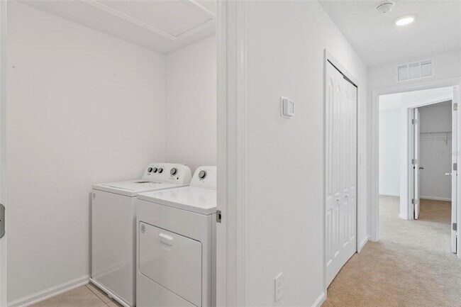 Building Photo - 516 Redbud Rd