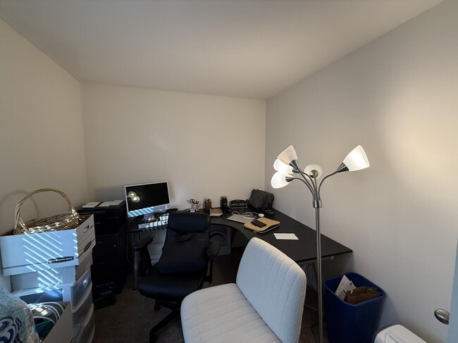 Building Photo - 272 Columbus Dr