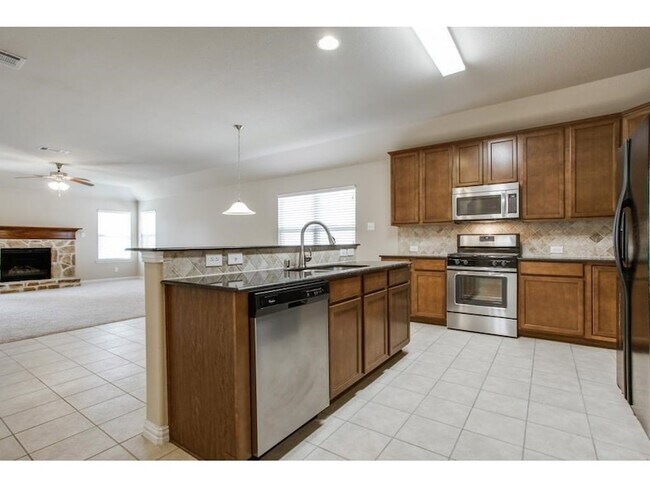 Building Photo - 1120 Villa Paloma Blvd