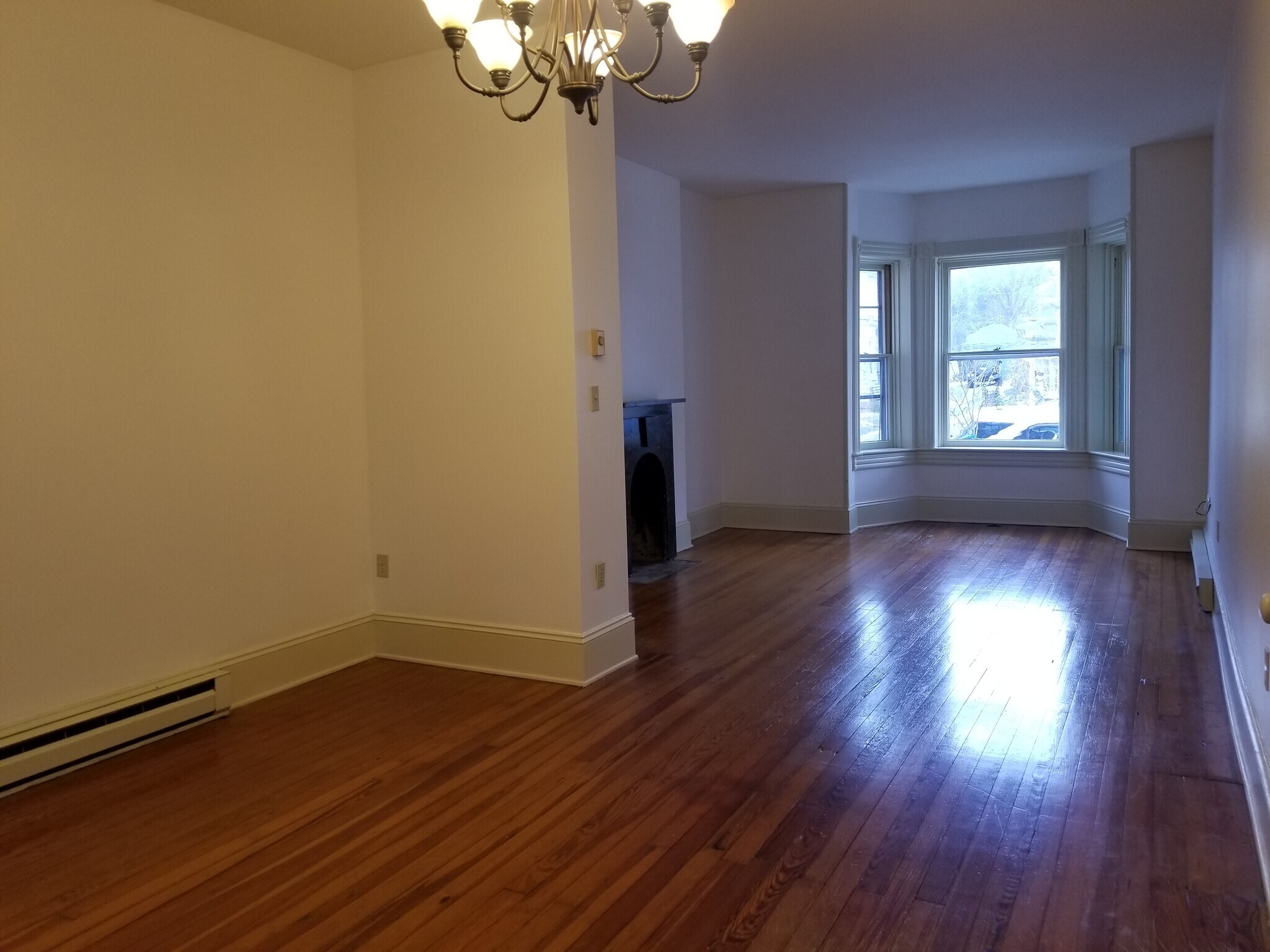 Building Photo - 125 Peyton St