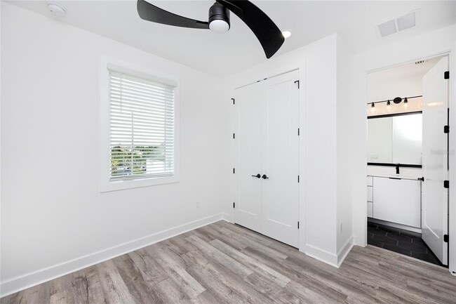 Building Photo - 1520 N Pierce St