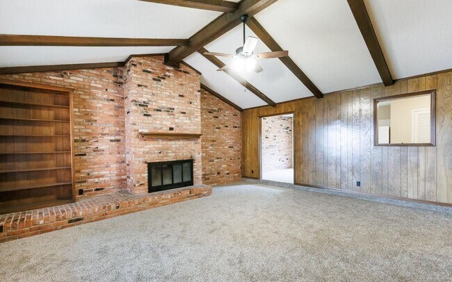 Building Photo - 3406 65th Dr