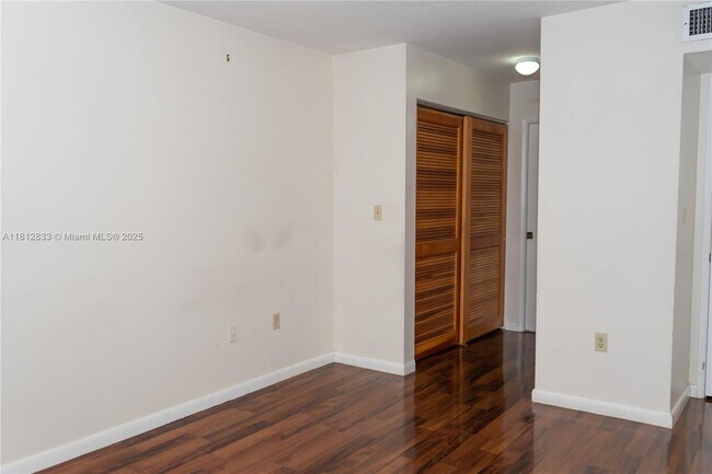 Building Photo - 9140 SW 123rd Ct