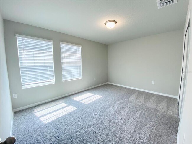 Building Photo - 535 Amadoras Wy