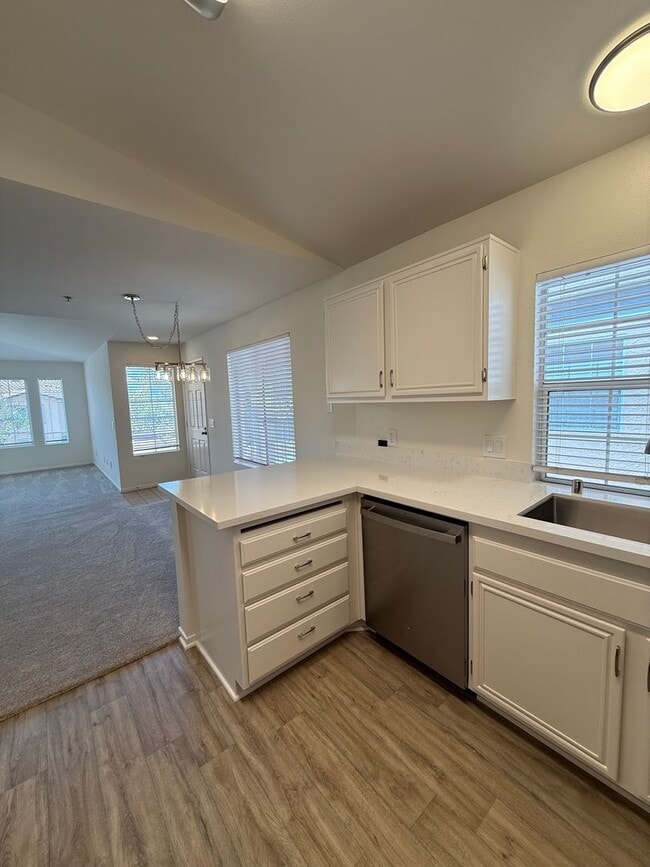 Building Photo - Terrific 2Br/2Ba Condo in gated community of Morada in Rancho Bernardo - Updated 2nd floor